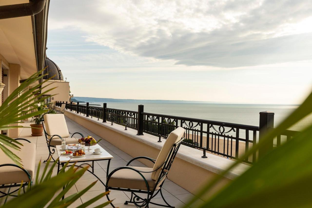 Admiral Hotel Golden Sands Εξωτερικό φωτογραφία A view from the balcony of a suite at the Four Seasons Hotel