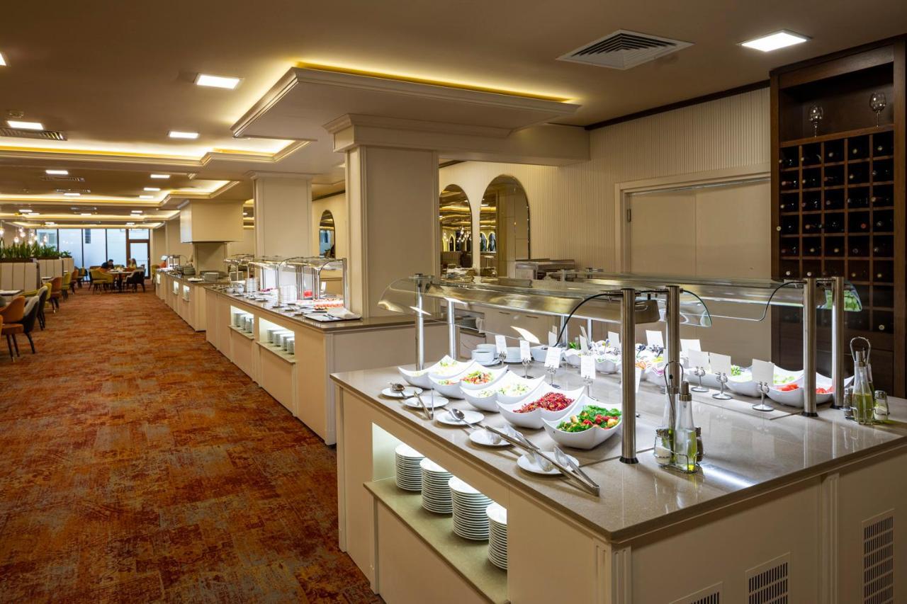 Admiral Hotel Golden Sands Εξωτερικό φωτογραφία A buffet at a hotel