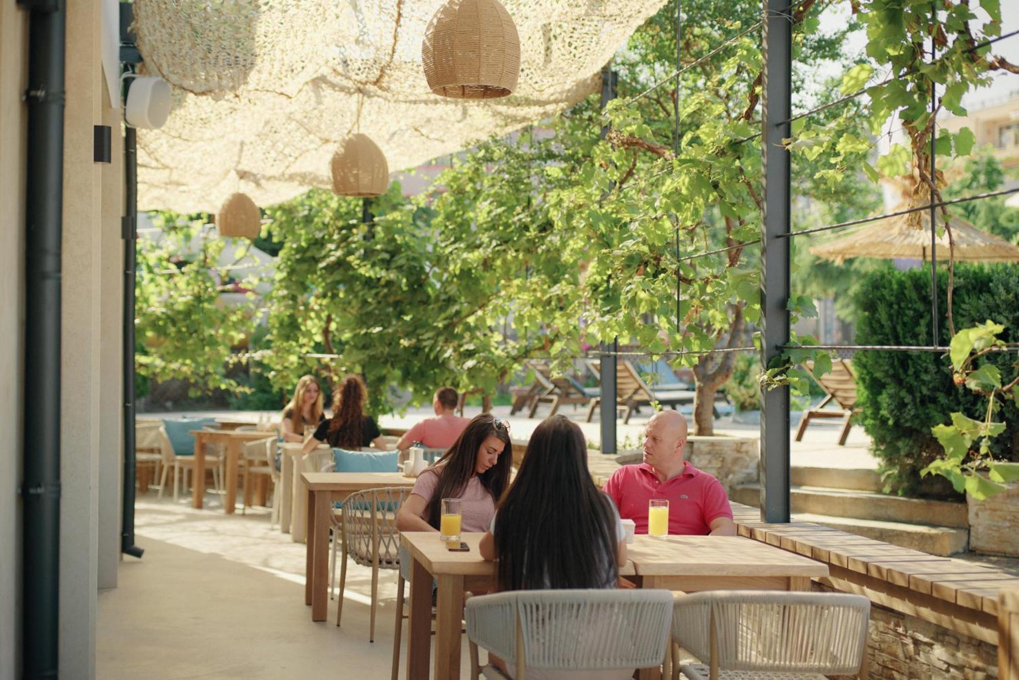 Admiral Hotel Golden Sands Εξωτερικό φωτογραφία The restaurant