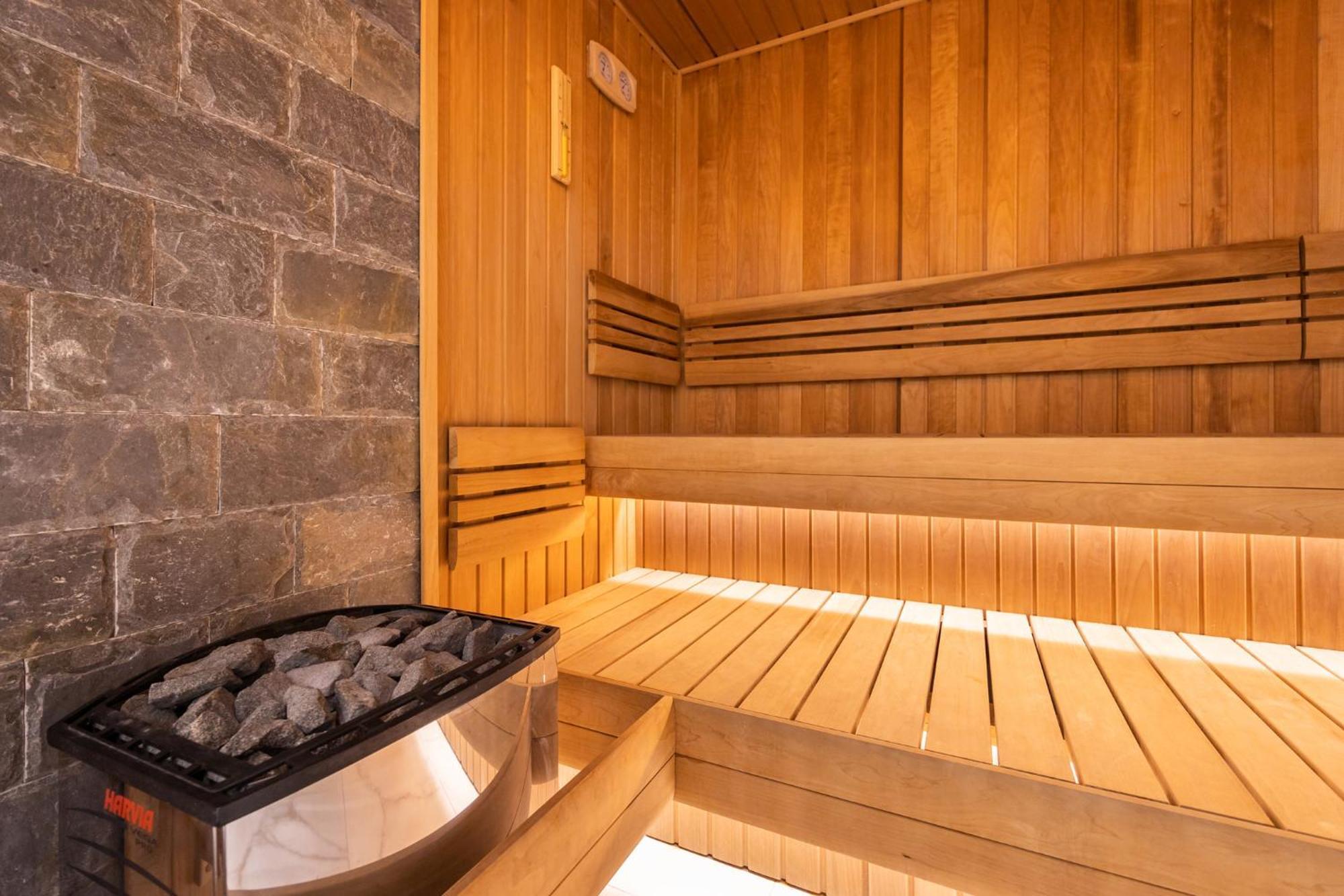 Admiral Hotel Golden Sands Εξωτερικό φωτογραφία A modern Finnish sauna